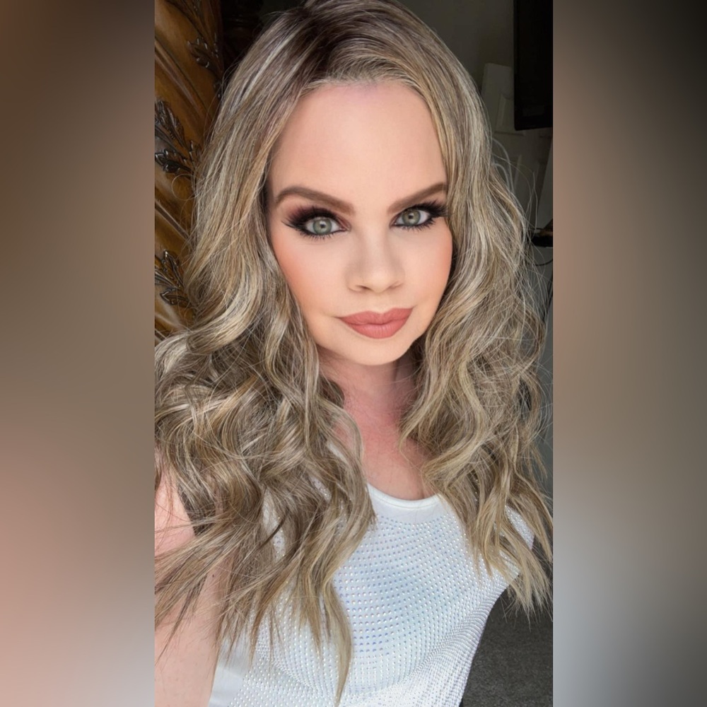 Wigs for every woman Sasha wig in seduction blonde.